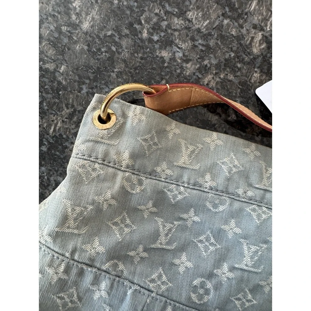 LOUIS VUITTON Louis Vuitton Monogram Denim Daily GM Shoulder Bag. Purse. Large - Picture 14 of 16